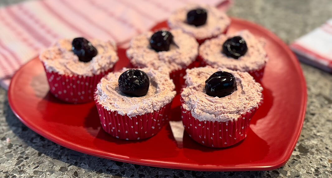 Hearts & Cheer Mini Cheesecakes